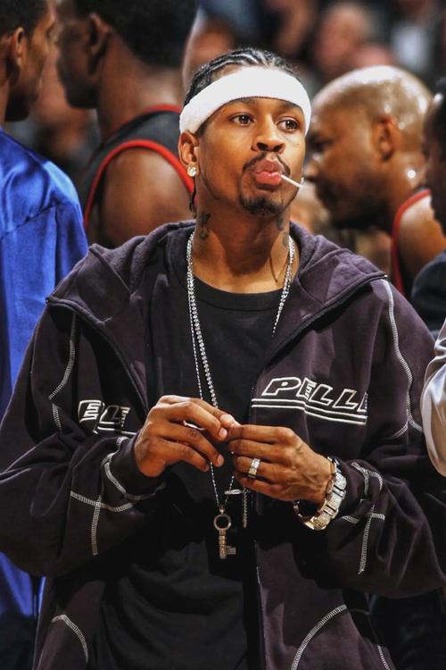 旺达向金-卡戴珊寻求离婚建议，后者：不要为了报复而做任何事（旺达向金·卡戴珊咨询离婚建议，金劝告：切勿出于报复采取任何行动）