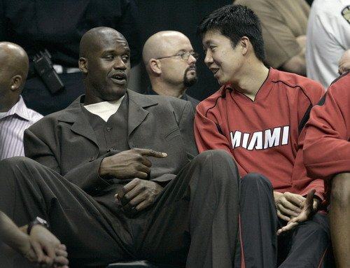 卷起来了！欧文送队友每人一辆高尔夫球车，价值9000美元（壕气十足！欧文为队友人手配备高尔夫球车，单价9000美元）