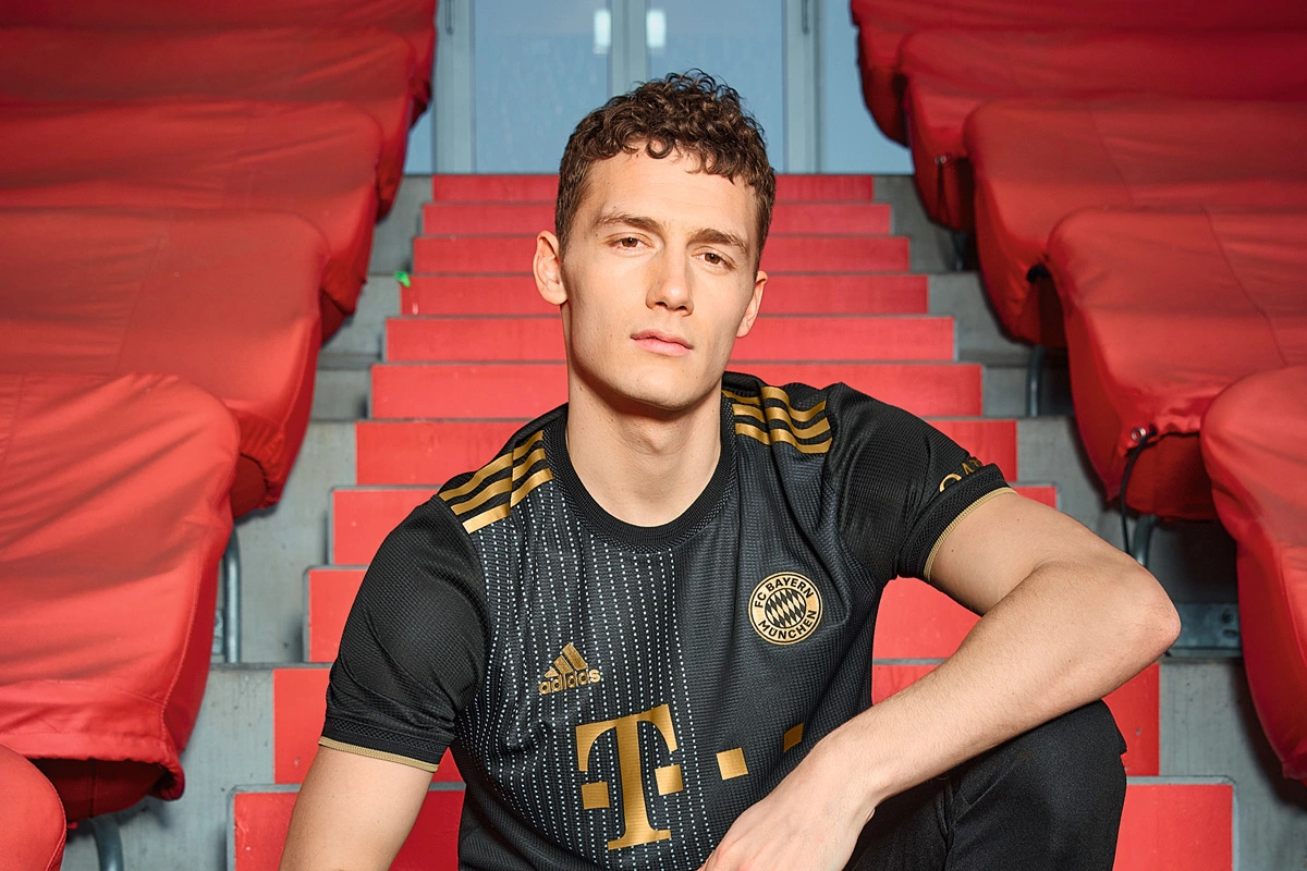 日职联战报：一森纯超级失误送礼，福冈黄蜂1-0大阪钢巴（J1联赛简报：一森纯致命失误送大礼，福冈黄蜂1比0击败大阪钢巴）