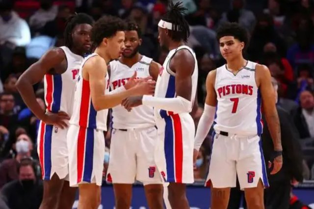 手感全无！雷霆第三节23中7&三分9中1仅得17分（雷霆第三节哑火：23投仅7中，三分9投仅1中，单节17分）