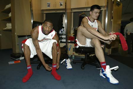 诺伊尔：第三球我知道出击会冒很大风险，当时想提前化解危险（诺伊尔谈第三球：明知出击高风险，只求提前化解险情）