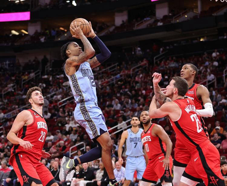 梅开二度，吉拉西当选多特vs比利亚雷亚尔全场最佳（吉拉西双响，荣膺多特对阵比利亚雷亚尔全场最佳）