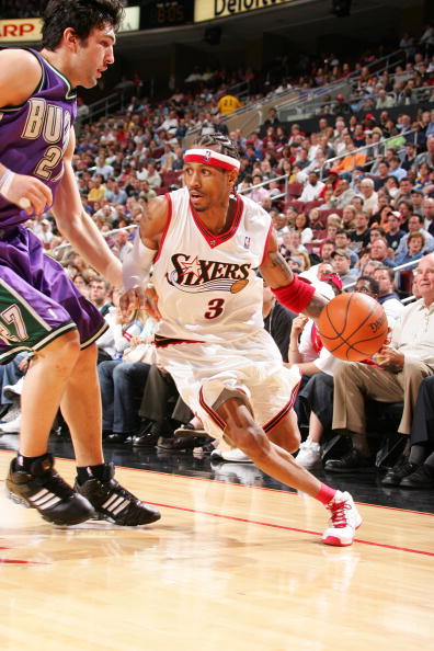 卡恩：阿森纳第一个进球是犯规；拜仁的经历于我已是过往（卡恩：阿森纳首球应判犯规，我与拜仁已成过往）