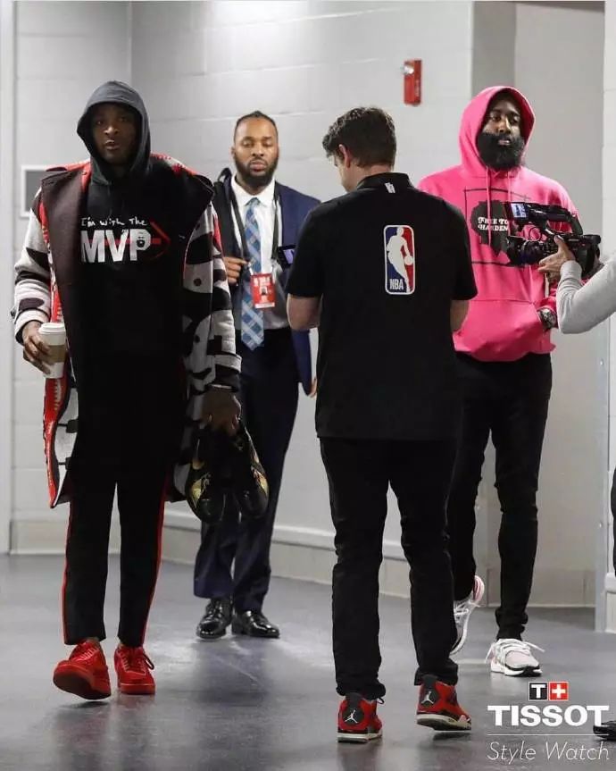 穆里尼奥：这是美妙的夜晚，我们掌控了比赛理应战胜那不勒斯（穆里尼奥：美妙之夜！我们主导了比赛，击败那不勒斯实至名归）