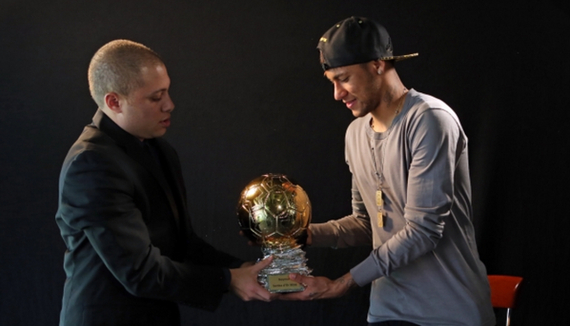 足球报：成都大概率与徐正源续两年，韦世豪续约，锋线会引援（足球报：成都有望与徐正源续约两年，韦世豪完成续签，锋线拟补强）