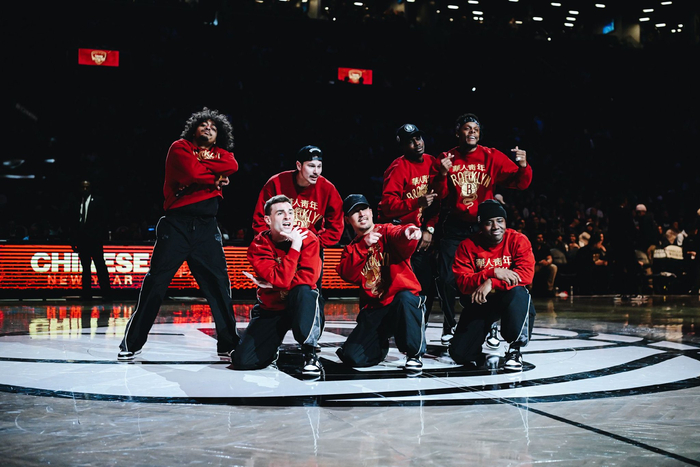 唐斯将50万美元奖金捐给他创立的基金会，用以资助儿童（唐斯捐出50万美元奖金至其创办的基金会，用于儿童援助）