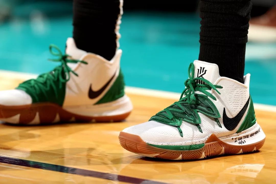 卡佩罗：斯帕莱蒂不能执着于某些固定阵型，他要学会灵活变通（卡佩罗：斯帕莱蒂不应拘泥于固定阵型，须学会灵活应变）