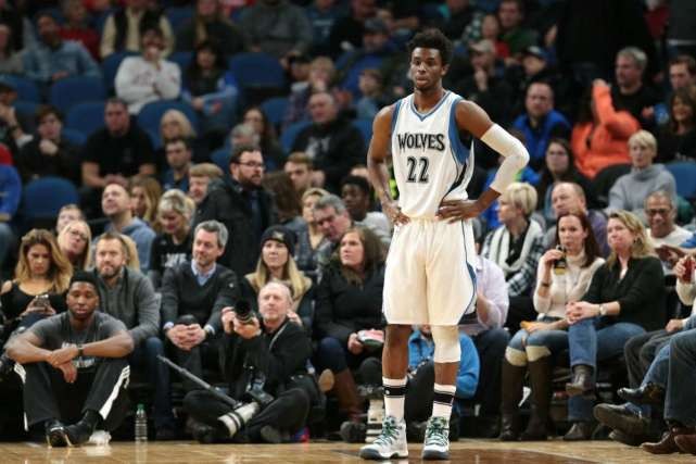 胡荷韬：现在膝盖还有很多问题；已不把自己看作年轻球员了（胡荷韬：膝盖问题仍多，已不再把自己当年轻球员）