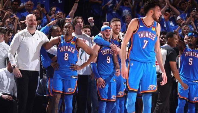 历史第一！克尼佩尔生涯前25场比赛投中86记三分（史上第一人！克尼佩尔职业生涯前25场轰进86个三分球）