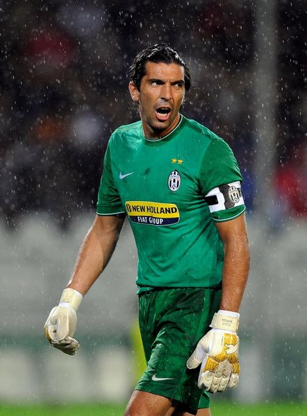 土媒：居莱尔出场75次后，皇马需向费内巴切支付200万欧奖金（土媒：居莱尔出场数达75场时，皇马将向费内巴切支付200万欧奖金）