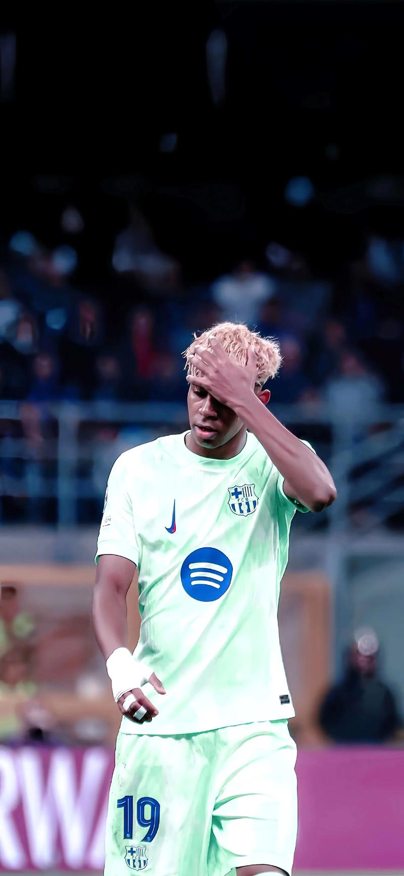 该有的样子！弗拉格率队疯狂反扑 巴特勒上篮+极限救球勇士稳住局势（该有的气势！弗拉格率队掀起疯狂反攻，巴特勒上篮加极限救球，勇士稳住场面）