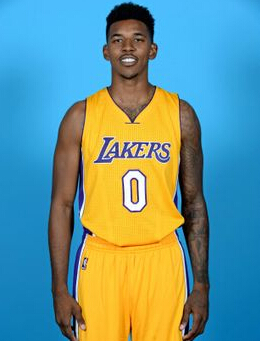 世欧预半场：约翰逊传射，威尔逊建功，威尔士3-1北马其顿（欧预赛半场：约翰逊传射、威尔逊建功，威尔士3-1领先北马其顿）