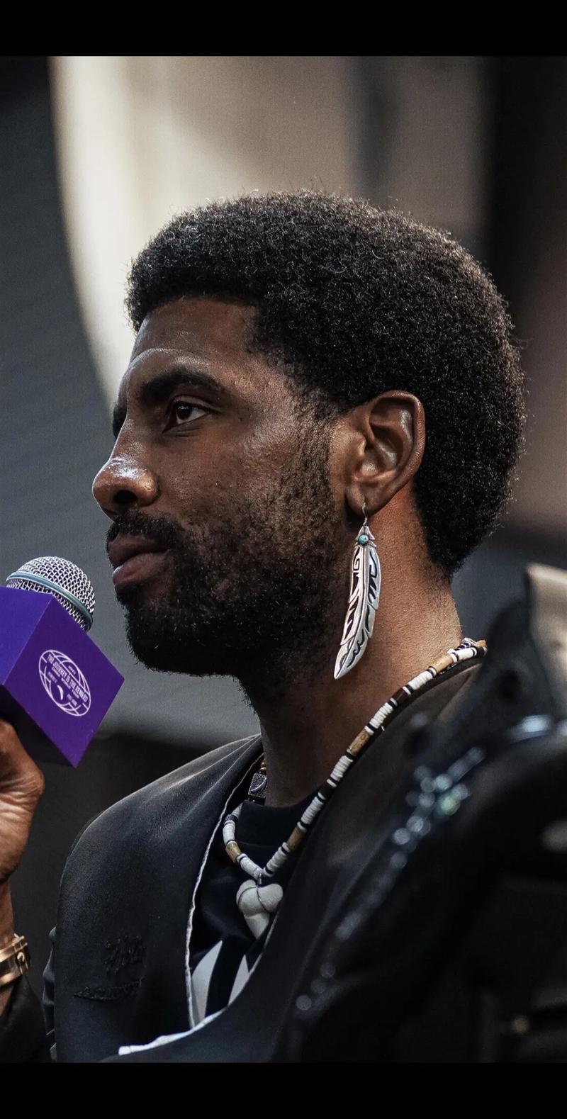 记者：那不勒斯想冬窗签梅努替德布劳内，可能租借+选择买断（那不勒斯欲冬窗引进梅努顶替德布劳内，或以租借附带买断条款）