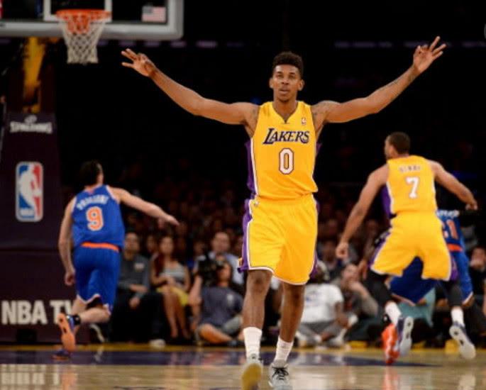 队报：尼斯有意租借法鹰前锋瓦希，塞维利亚也加入竞争（队报：尼斯盯上租借法鹰射手瓦希，塞维利亚亦加入争夺）