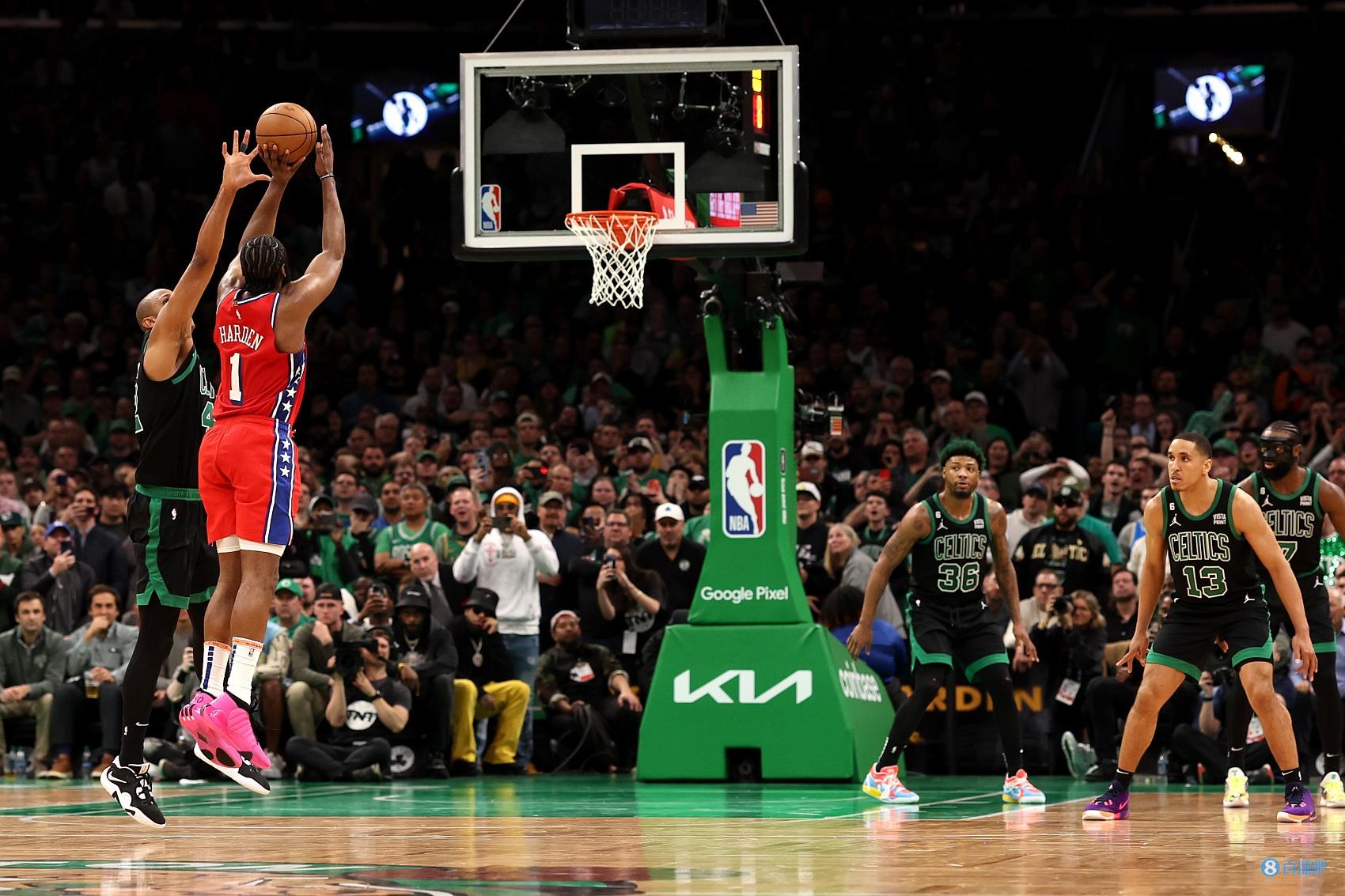 美记：特纳成雄鹿潜在交易筹码，他在勇士梦想交易清单首位（美记者：特纳被视为雄鹿潜在交易筹码，位居勇士理想引援名单榜首）