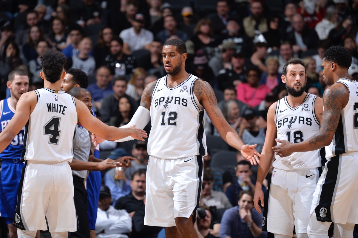 荷媒：两名PSV球迷因袭击马竞球迷被捕，受伤球迷已送医院（荷兰媒体：两名PSV支持者因攻击马竞球迷遭逮捕，伤者已送医）