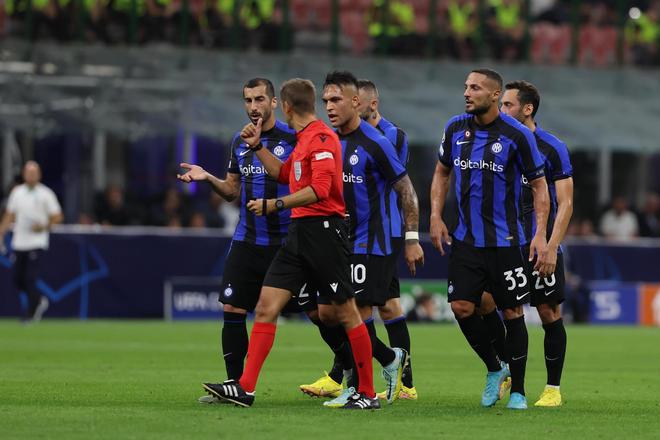 阿莱格里：我只是对裁判说“怎么每次有你在都会出乱子”（阿莱格里澄清：我只是对裁判说“为何每次你在场就出事”）