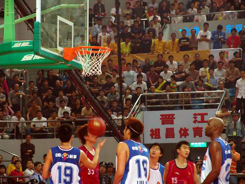 足球国足伤病名单更新，两人基本无缘（国足伤情更新：两将基本无缘出战）