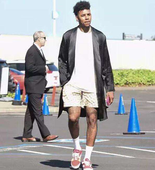 巴西男篮打出团队篮球（巴西男篮展现整体篮球风采）