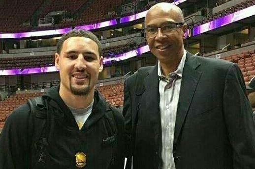 亨德森打进布伦特福德处子球后庆祝动作致敬若塔：20永恒❤️（亨德森收获布伦特福德首球，庆祝动作致敬若塔：20永不褪色）