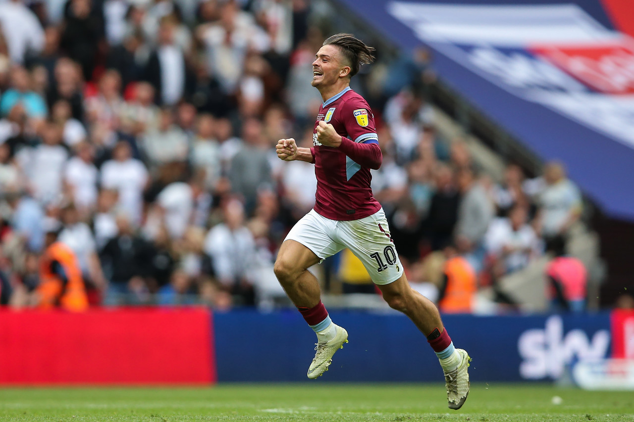 奥斯卡庆祝海港夺冠：我们是冠军！祝贺我的队友、朋友和球迷（奥斯卡庆贺海港问鼎：我们是冠军！致敬我的队友、朋友和球迷）